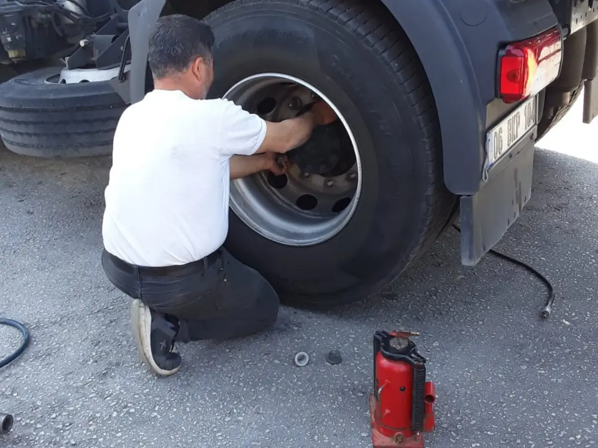 Adilcevaz Oto Lastikçi